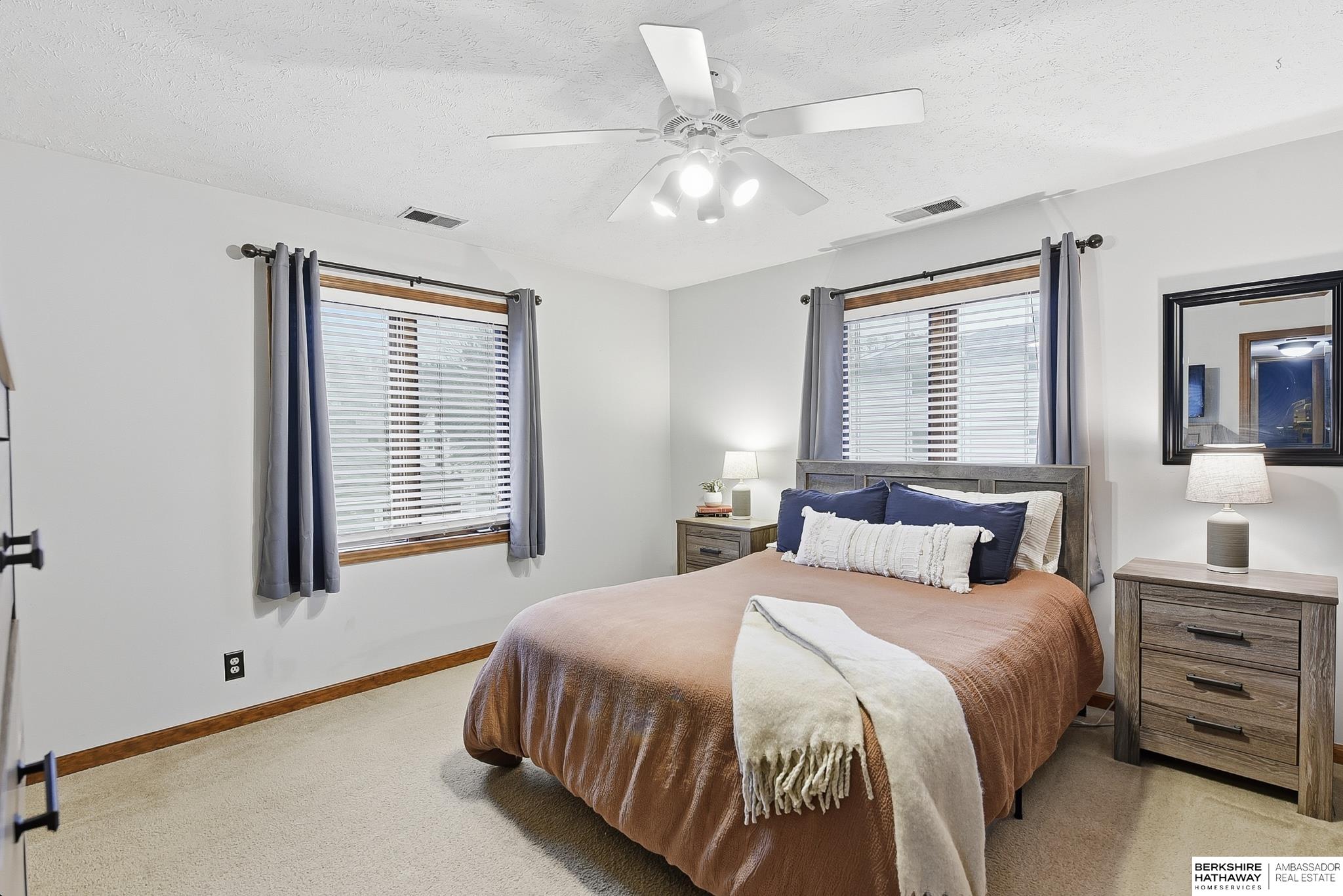 Omaha, Nebraska 68131, United States, 2 Bedrooms Bedrooms, ,1 BathroomBathrooms,Residential,Active,247444