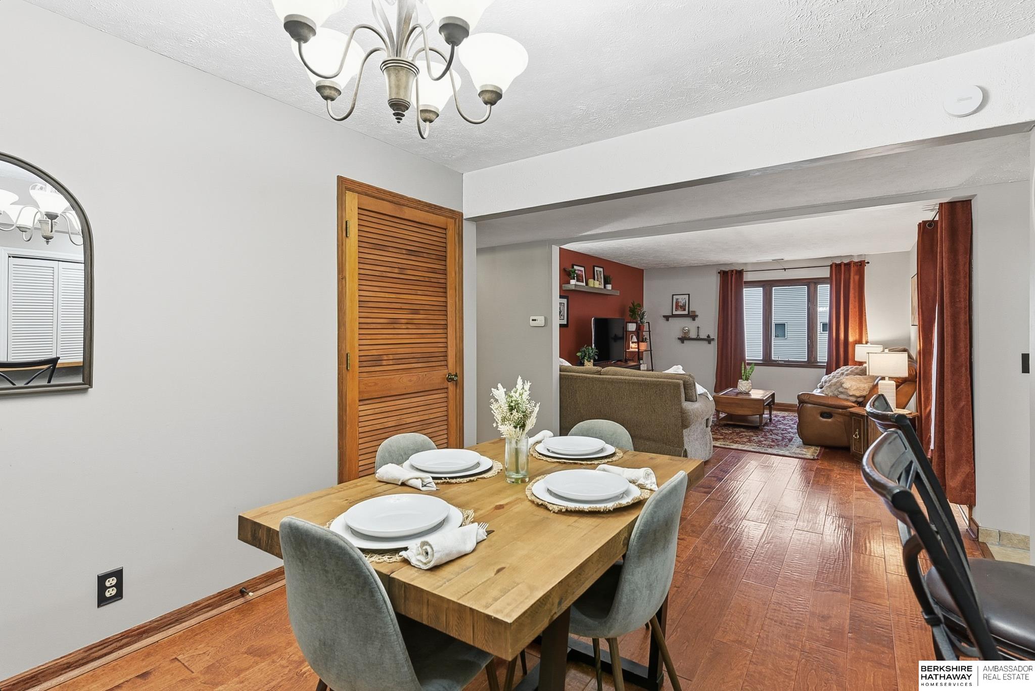 Omaha, Nebraska 68131, United States, 2 Bedrooms Bedrooms, ,1 BathroomBathrooms,Residential,Active,247444