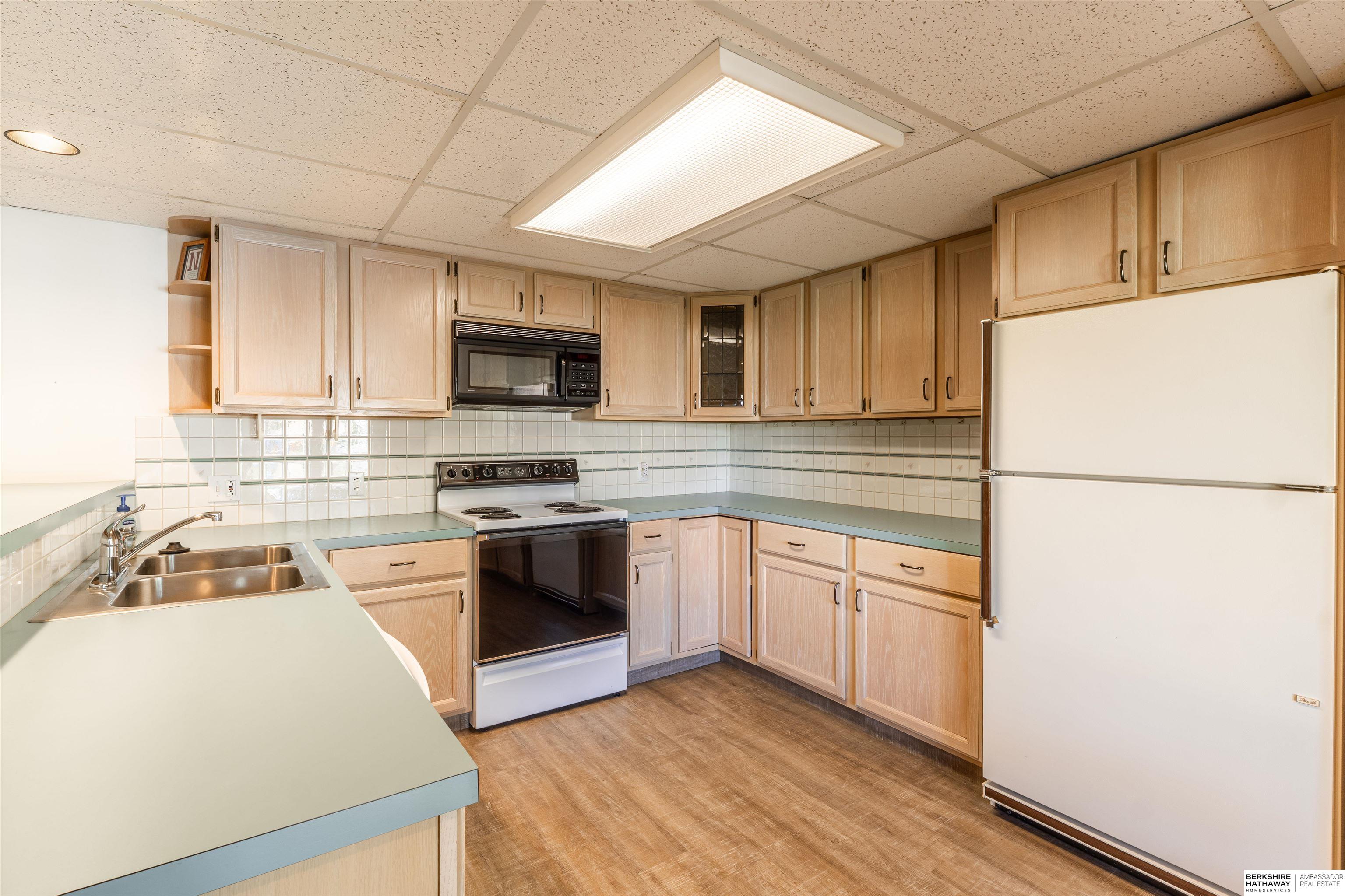 Omaha, Nebraska 68137, United States, 3 Bedrooms Bedrooms, ,4 BathroomsBathrooms,Residential,Active,225928