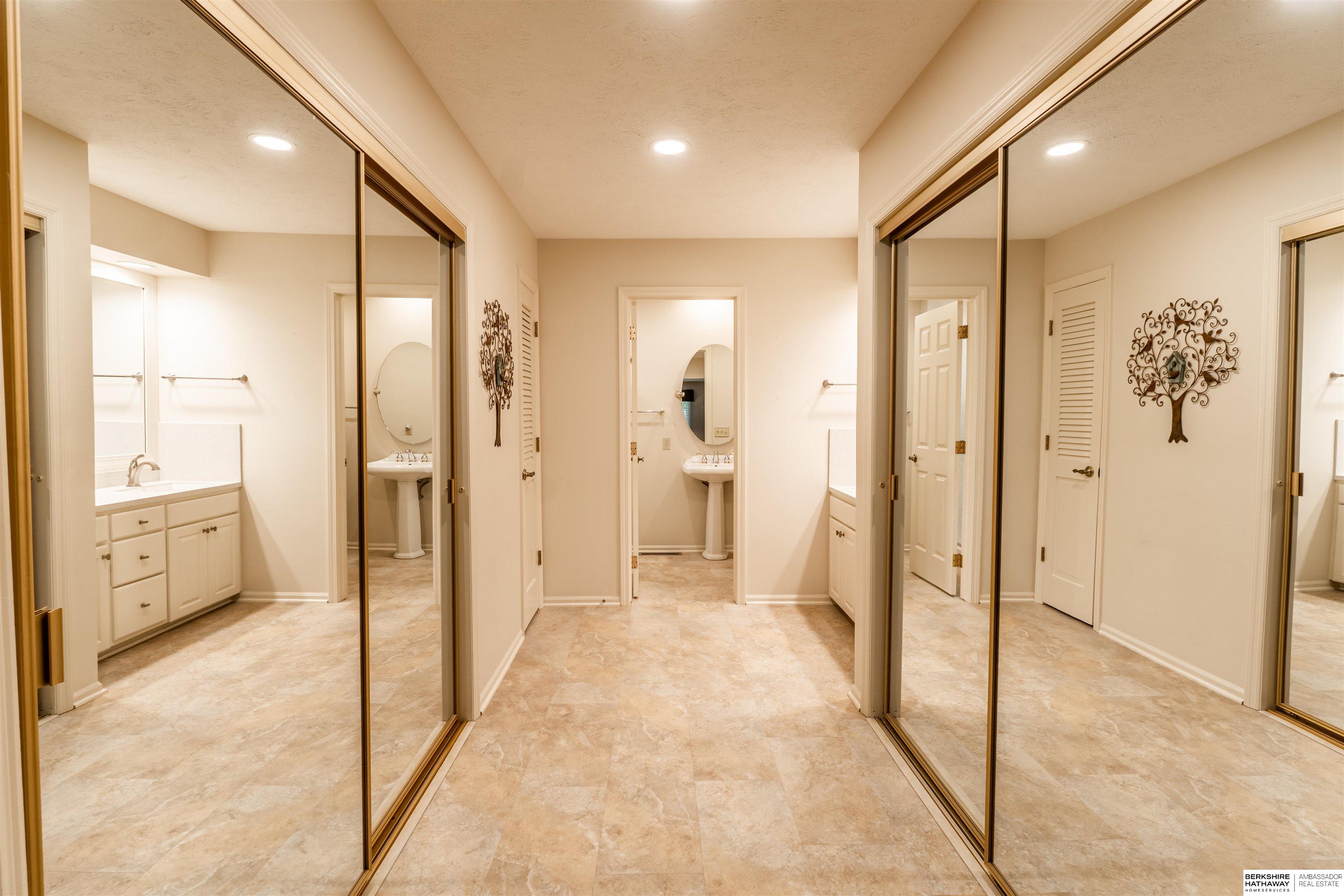 Omaha, Nebraska 68137, United States, 3 Bedrooms Bedrooms, ,4 BathroomsBathrooms,Residential,Active,225928