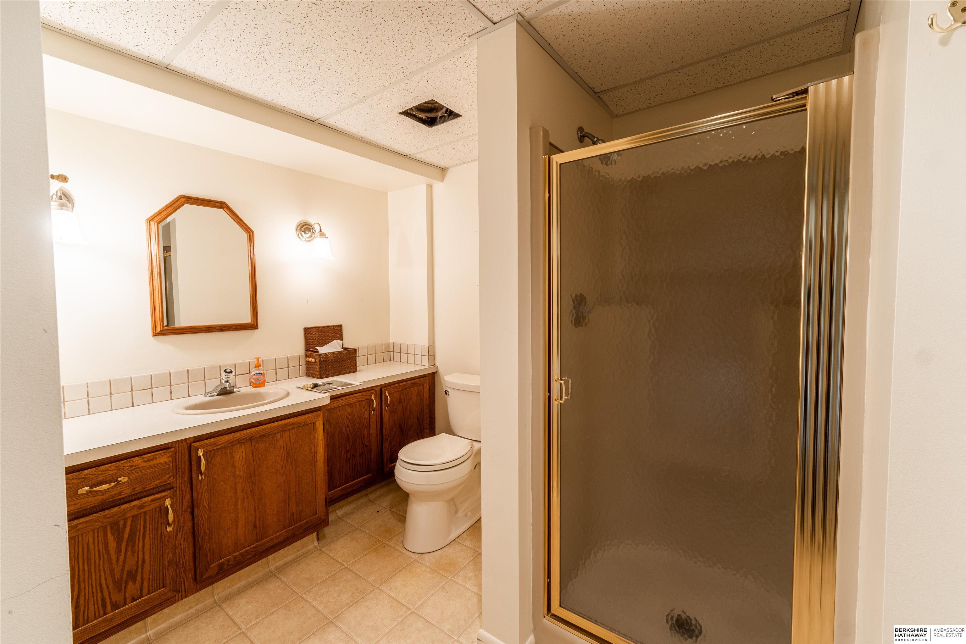 Omaha, Nebraska 68137, United States, 3 Bedrooms Bedrooms, ,4 BathroomsBathrooms,Residential,Active,225928