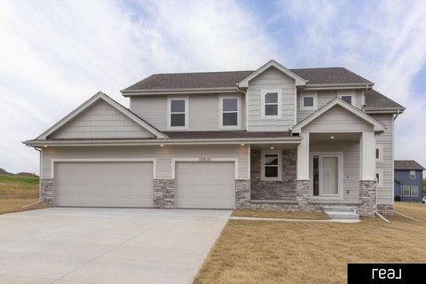 Photo of 12615 Carpenter Street, Papillion, NE 68138 (MLS # 22600874)