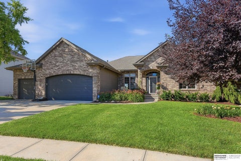 Photo of 15339 Gilder Avenue, Bennington, NE 68007 (MLS # 22619088)