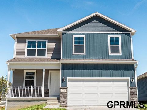 Photo of 6506 Lawnwood Drive, Papillion, NE 68133 (MLS # 22608742)