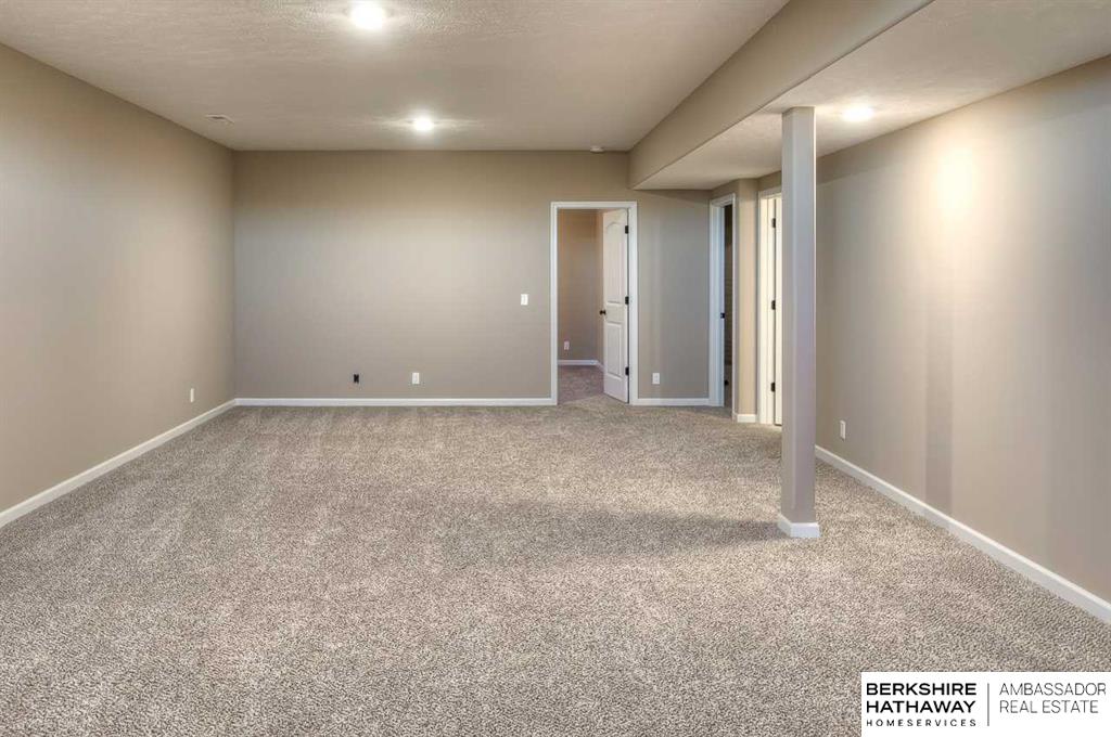 Bennington, Nebraska 68007, United States, 4 Bedrooms Bedrooms, ,3 BathroomsBathrooms,Residential,Active,28368