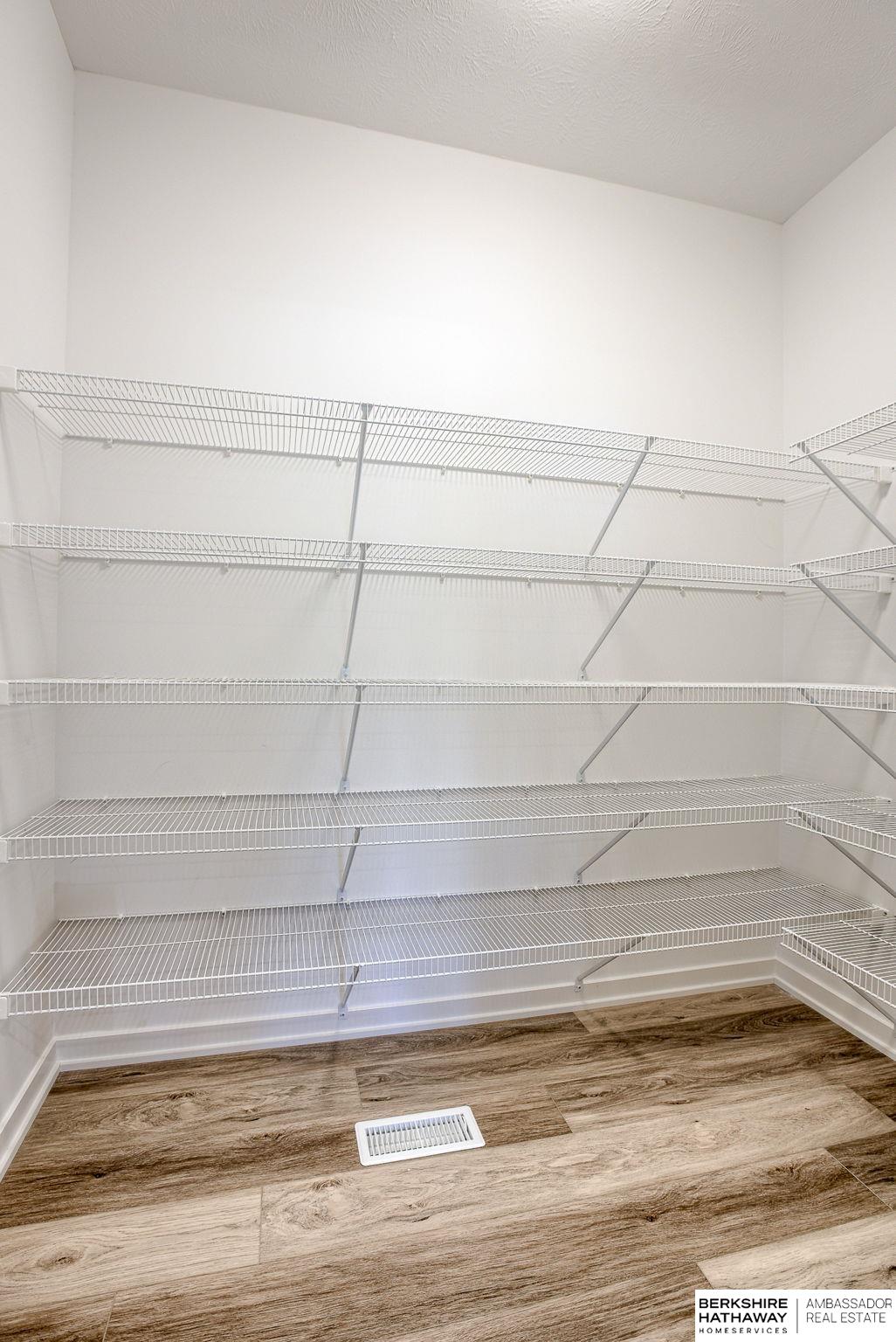 Bennington, Nebraska 68007, United States, 4 Bedrooms Bedrooms, ,3 BathroomsBathrooms,Residential,Active,28368