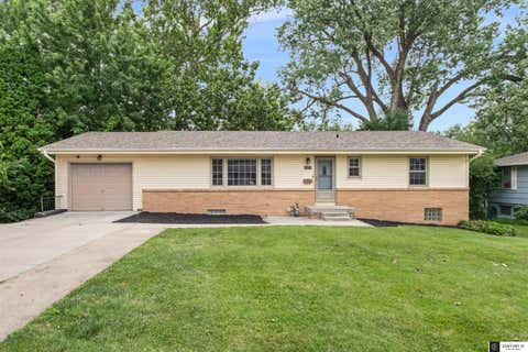 Photo of 1210 Hillcrest Drive, Bellevue, NE 68005 (MLS # 22619116)