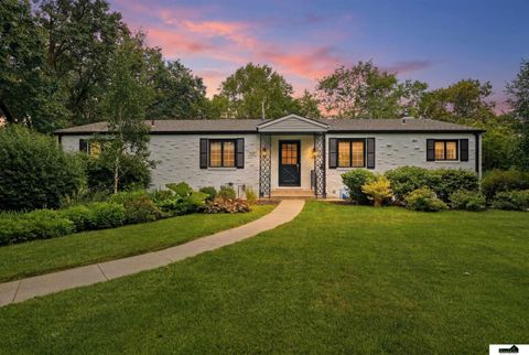 Photo of 3125 Kucera Drive, Lincoln, NE 68502 (MLS # 22616485)