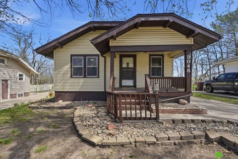 Photo of 3048 S 48th Street, Lincoln, NE 68506 (MLS # 22610097)