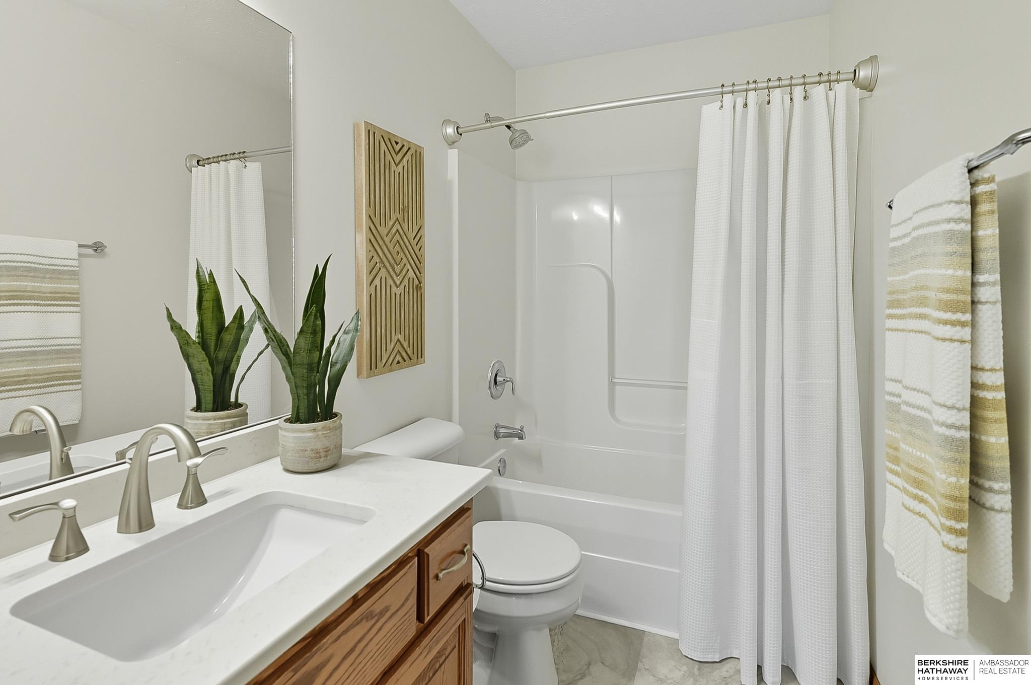 Gretna, Nebraska 68028, United States, 5 Bedrooms Bedrooms, ,3 BathroomsBathrooms,Residential,Active,232366