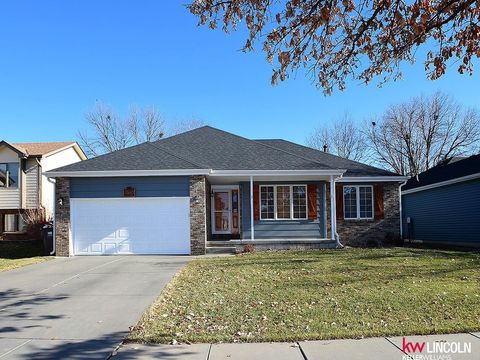 Photo of 7550 Brummond Drive, Lincoln, NE 68516 (MLS # 22601303)