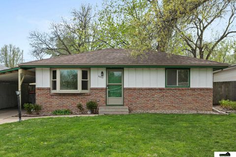 Photo of 6833 Garland Street, Lincoln, NE 68505 (MLS # 22615512)