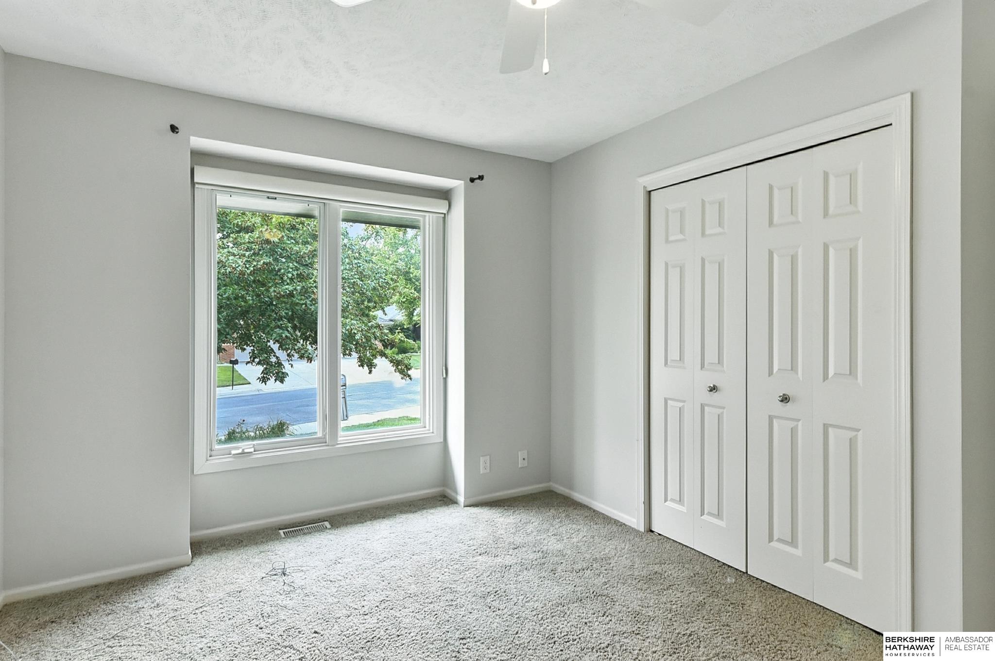 Lincoln, Nebraska 68516, United States, 2 Bedrooms Bedrooms, ,3 BathroomsBathrooms,Residential,Pending,200798