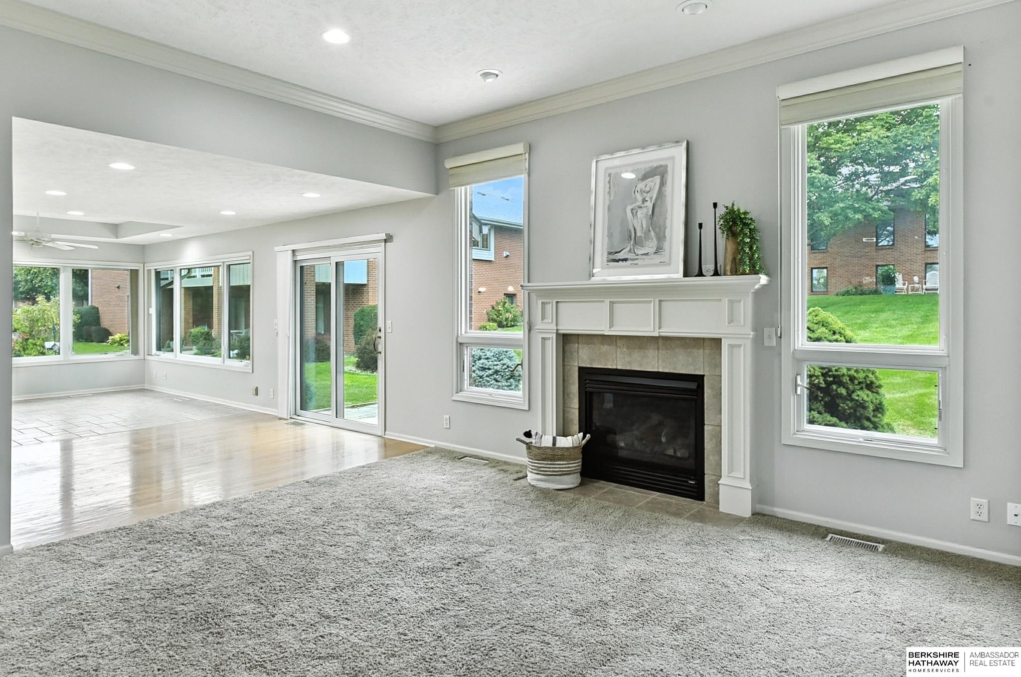 Lincoln, Nebraska 68516, United States, 2 Bedrooms Bedrooms, ,3 BathroomsBathrooms,Residential,Pending,200798