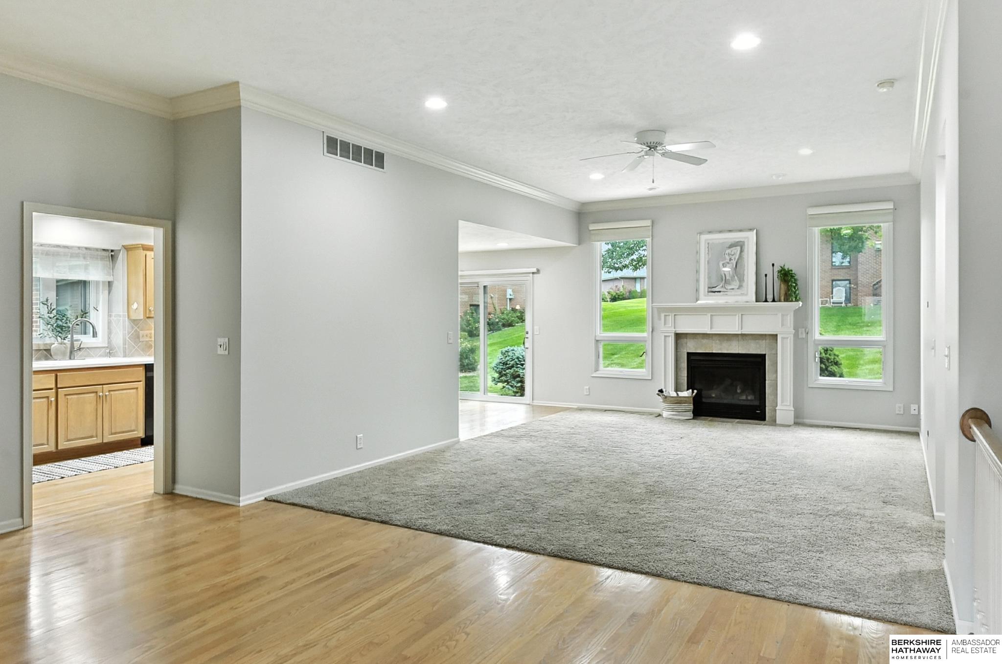 Lincoln, Nebraska 68516, United States, 2 Bedrooms Bedrooms, ,3 BathroomsBathrooms,Residential,Pending,200798