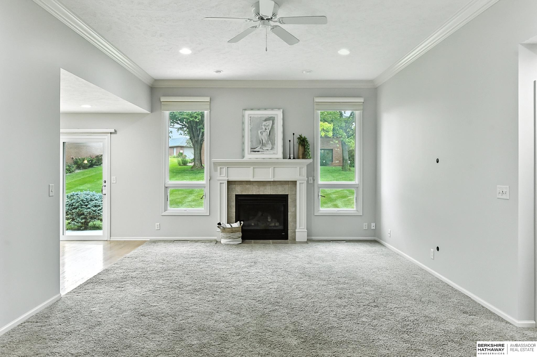 Lincoln, Nebraska 68516, United States, 2 Bedrooms Bedrooms, ,3 BathroomsBathrooms,Residential,Pending,200798