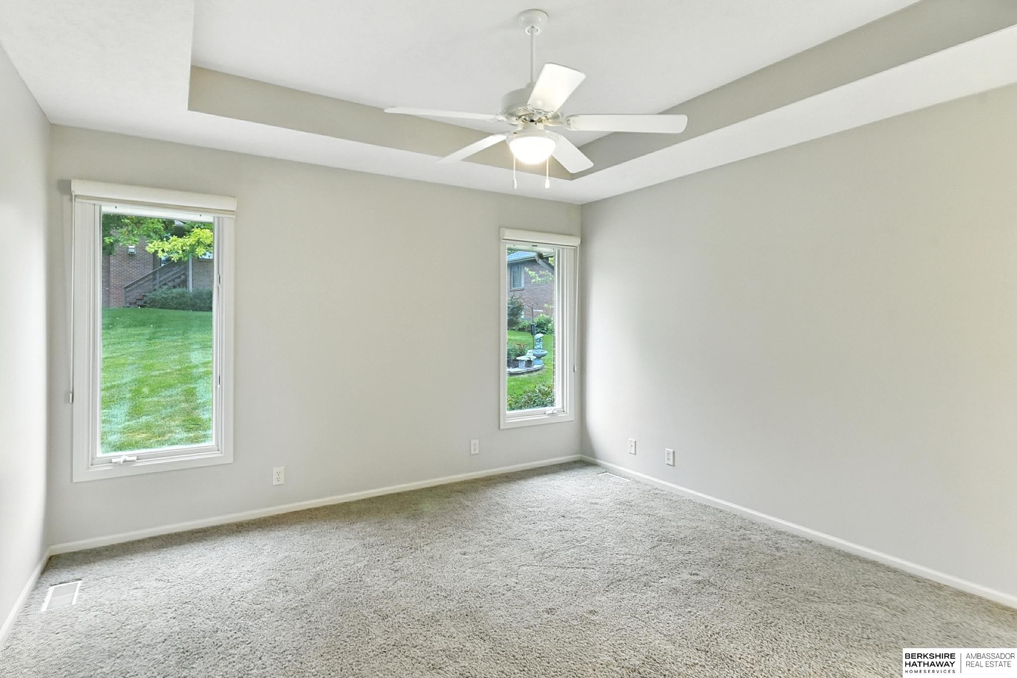 Lincoln, Nebraska 68516, United States, 2 Bedrooms Bedrooms, ,3 BathroomsBathrooms,Residential,Pending,200798