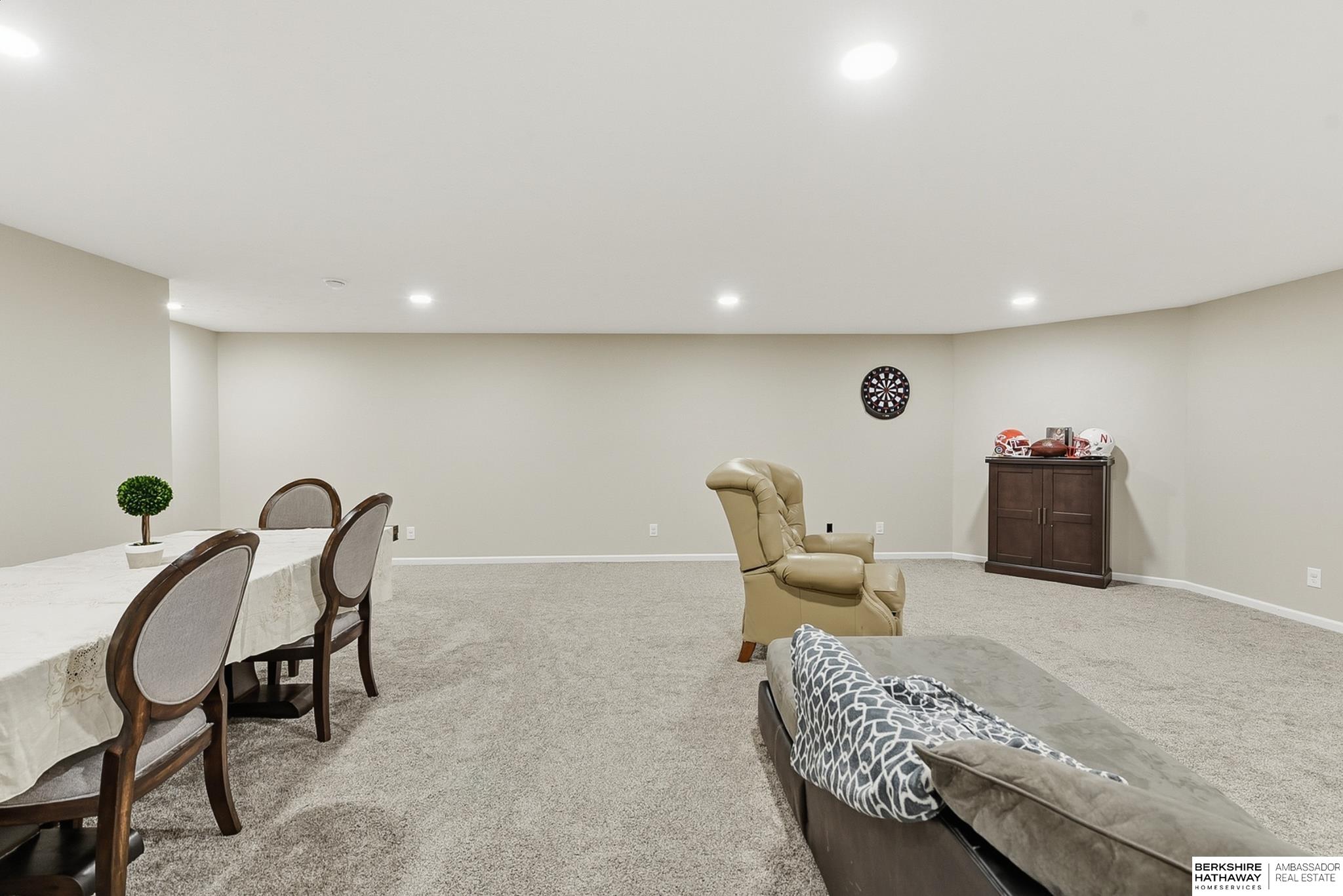 Bennington, Nebraska 68007, United States, 4 Bedrooms Bedrooms, ,2 BathroomsBathrooms,Residential,Active,247397