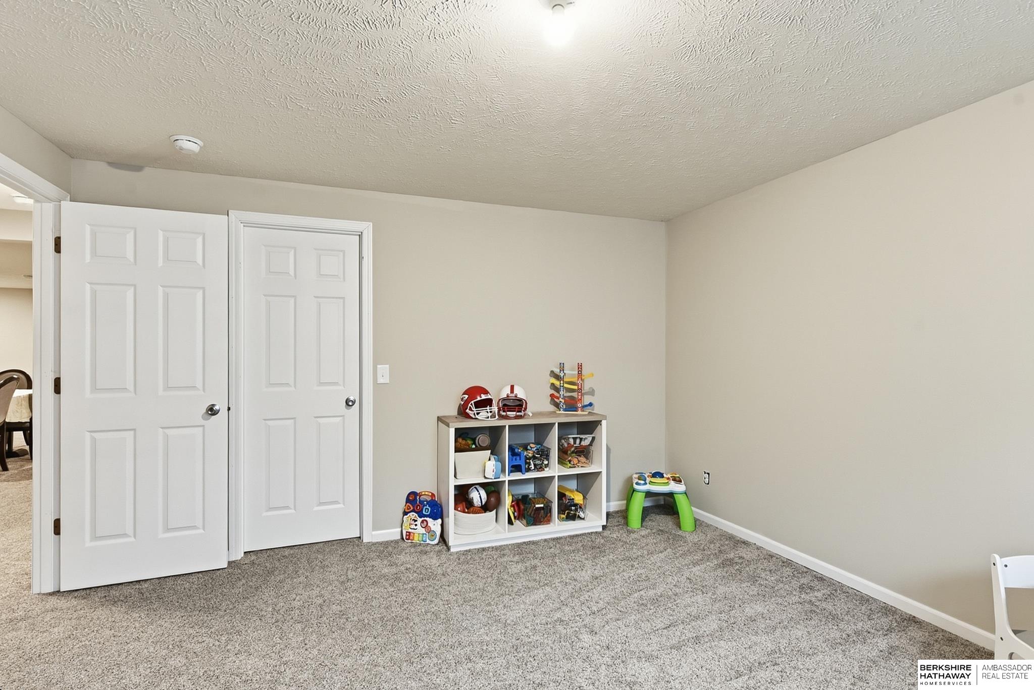 Bennington, Nebraska 68007, United States, 4 Bedrooms Bedrooms, ,2 BathroomsBathrooms,Residential,Active,247397