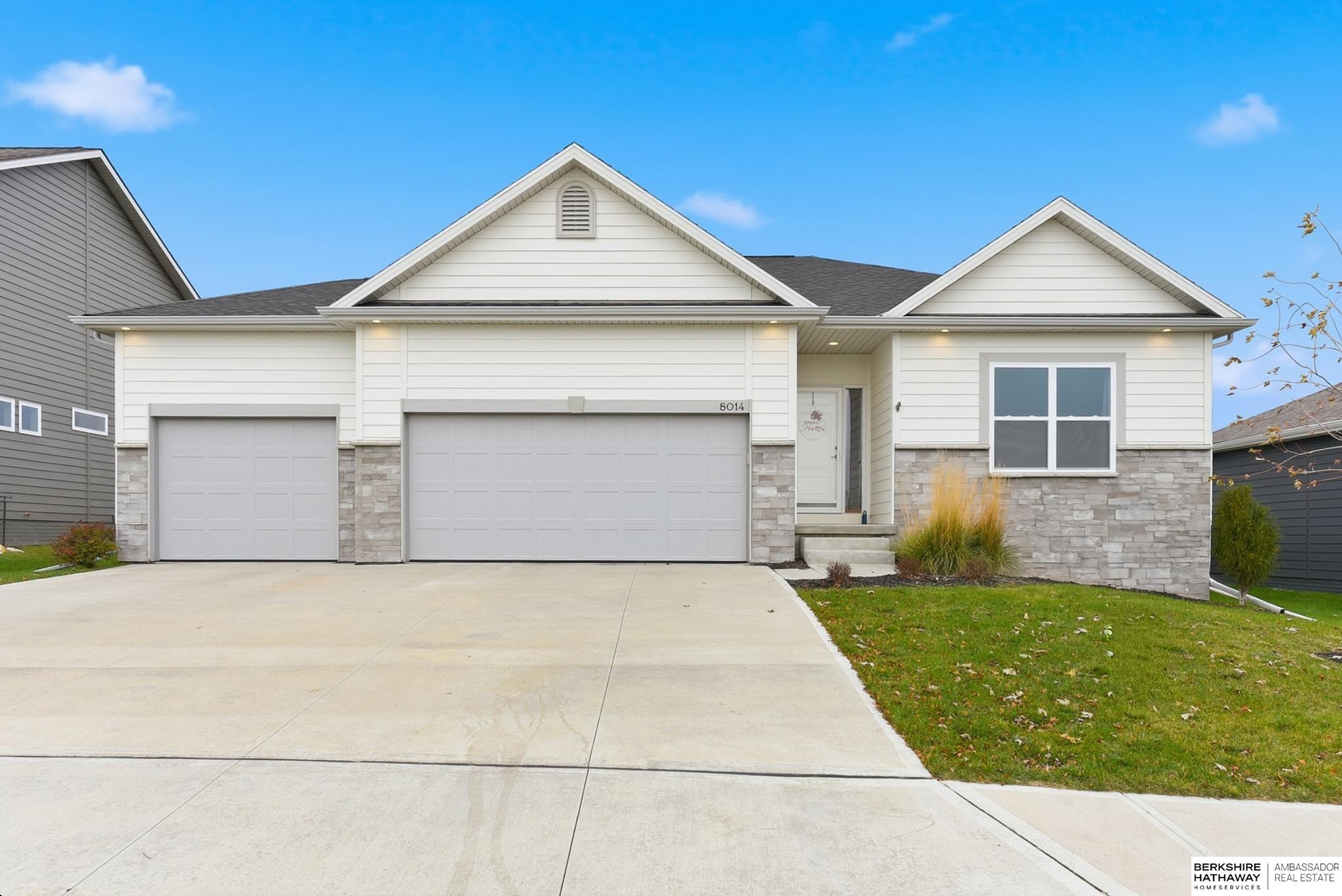 Bennington, Nebraska 68007, United States, 4 Bedrooms Bedrooms, ,2 BathroomsBathrooms,Residential,Active,247397