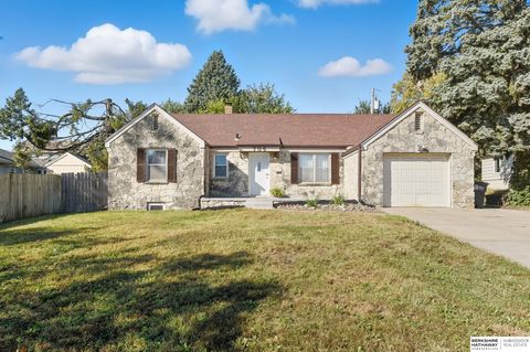 Photo of 706 N 72nd Street, Omaha, NE 68114 (MLS # 22530013)