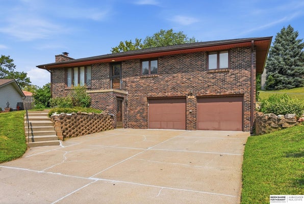 4618 PRIMROSE LN, OMAHA, NE 68157 - Image cf7b33e01b380618a57fee0ea7eac9e6/3246514702