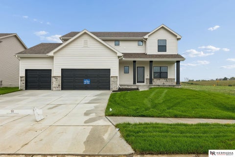 Photo of 12406 S 89th Avenue, Papillion, NE 68046 (MLS # 22626462)