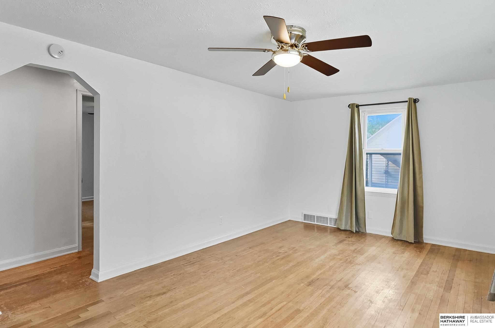 Bellevue, Nebraska 68005, United States, 2 Bedrooms Bedrooms, ,1 BathroomBathrooms,Residential,Active,234883