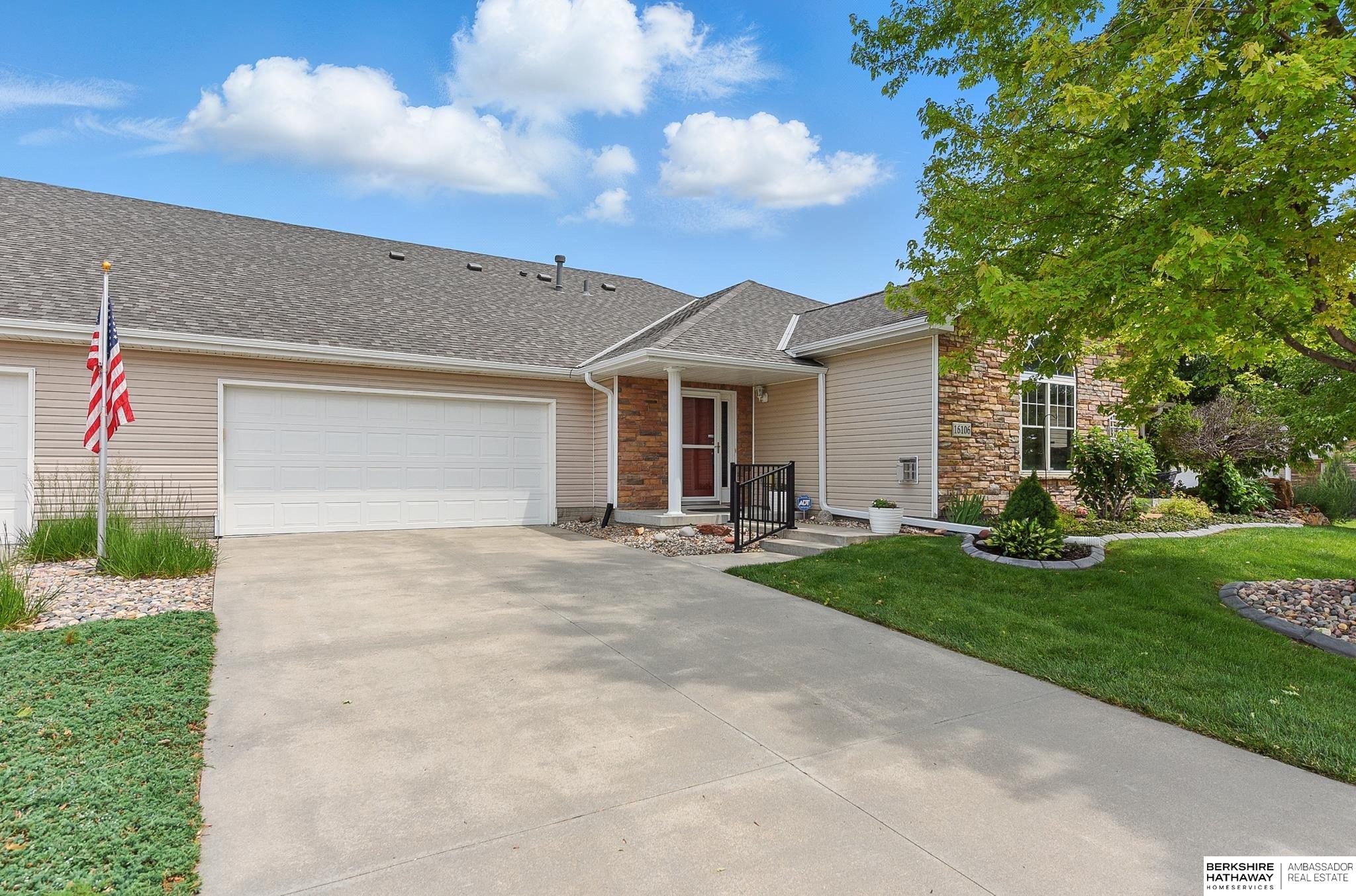 Bennington, Nebraska 68007, United States, 2 Bedrooms Bedrooms, ,2 BathroomsBathrooms,Residential,Active,188462