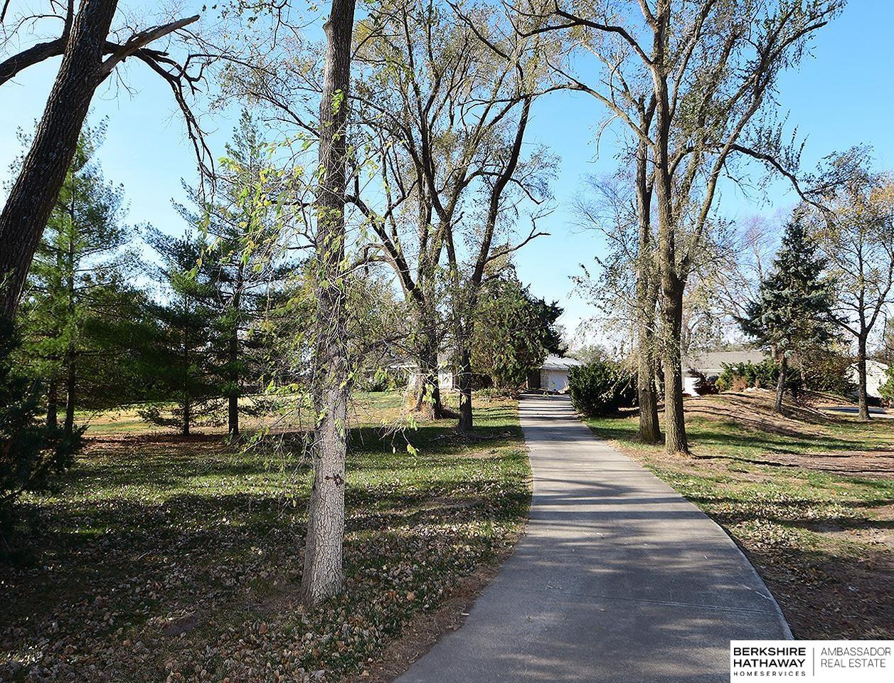 Waterloo, Nebraska 68069, United States, 4 Bedrooms Bedrooms, ,3 BathroomsBathrooms,Residential,Active,255318