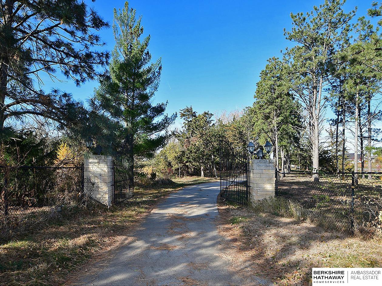 Waterloo, Nebraska 68069, United States, 4 Bedrooms Bedrooms, ,3 BathroomsBathrooms,Residential,Active,255318