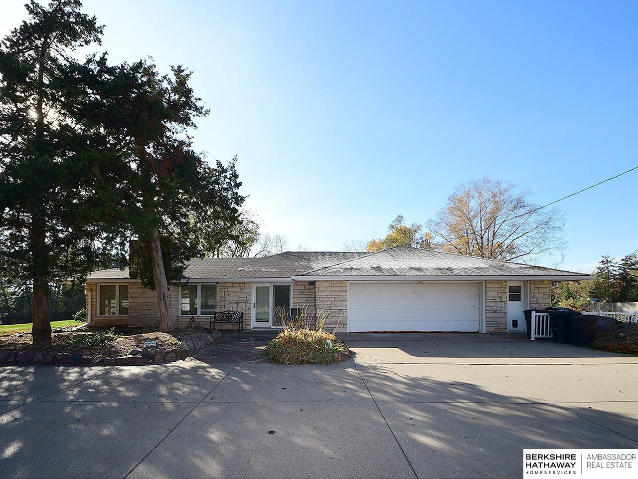 Waterloo, Nebraska 68069, United States, 4 Bedrooms Bedrooms, ,3 BathroomsBathrooms,Residential,Active,255318