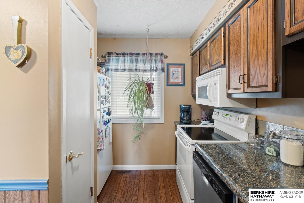 Bellevue, Nebraska 68123, United States, 2 Bedrooms Bedrooms, ,2 BathroomsBathrooms,Residential,Pending,144662