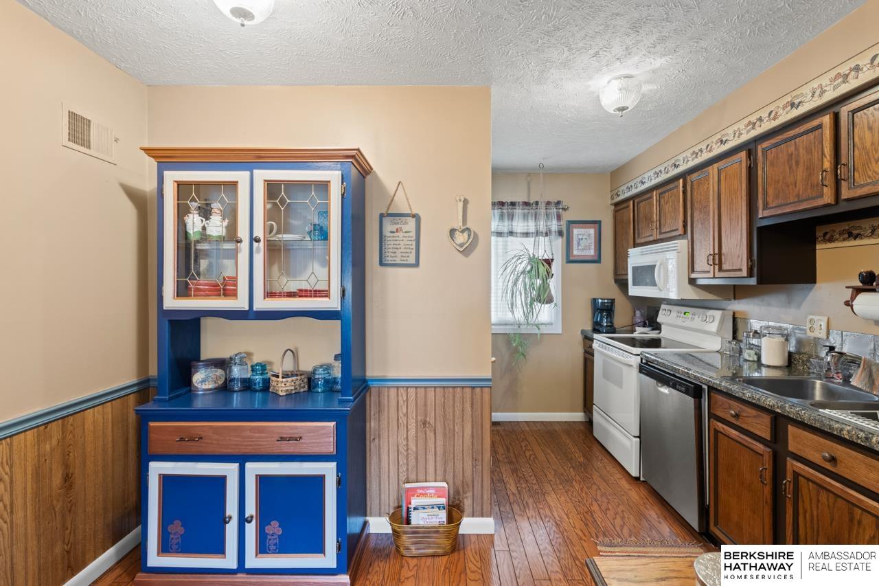 Bellevue, Nebraska 68123, United States, 2 Bedrooms Bedrooms, ,2 BathroomsBathrooms,Residential,Pending,144662