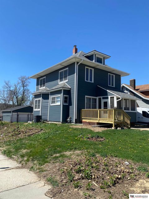 Photo of 3224 S 32nd Avenue, Omaha, NE 68105 (MLS # 22609946)