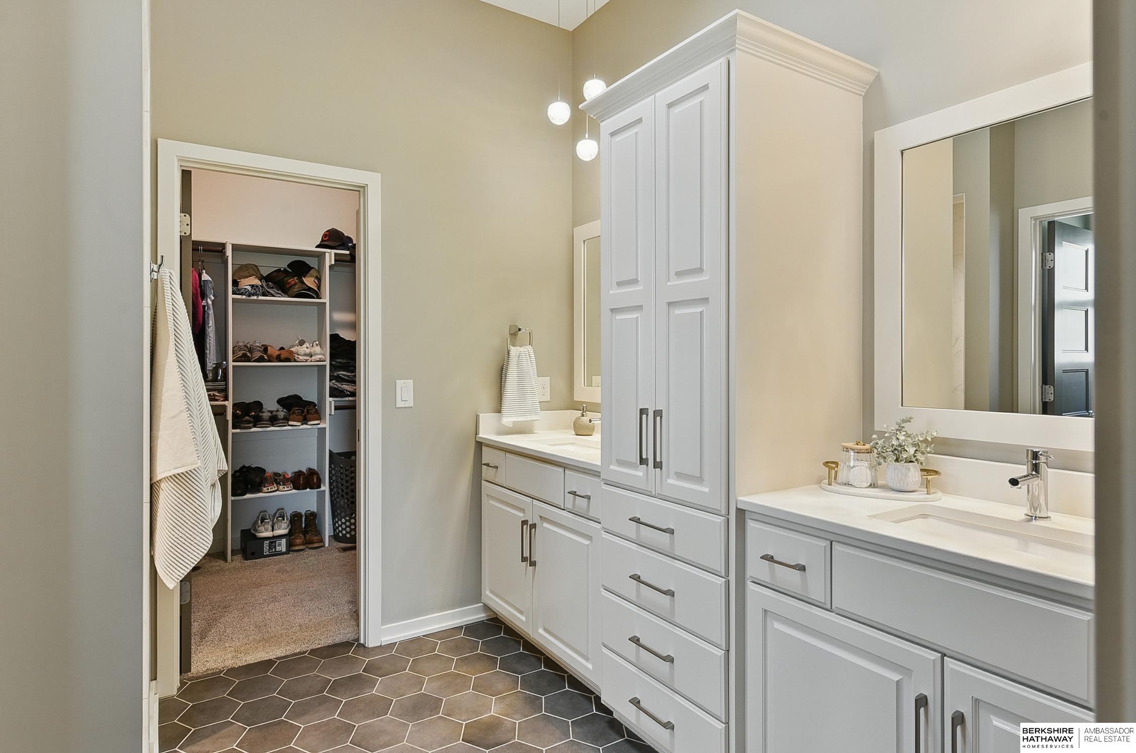 Elkhorn, Nebraska 68022, United States, 5 Bedrooms Bedrooms, ,3 BathroomsBathrooms,Residential,Active,153425