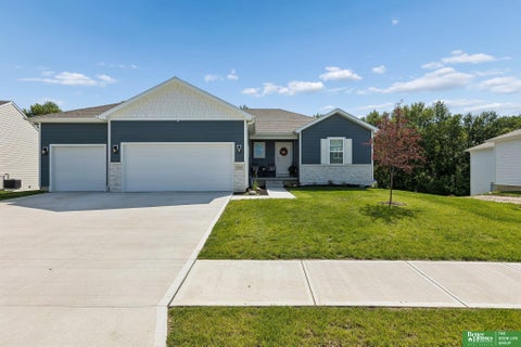 Photo of 17055 Craig Street, Bennington, NE 68007 (MLS # 22615977)
