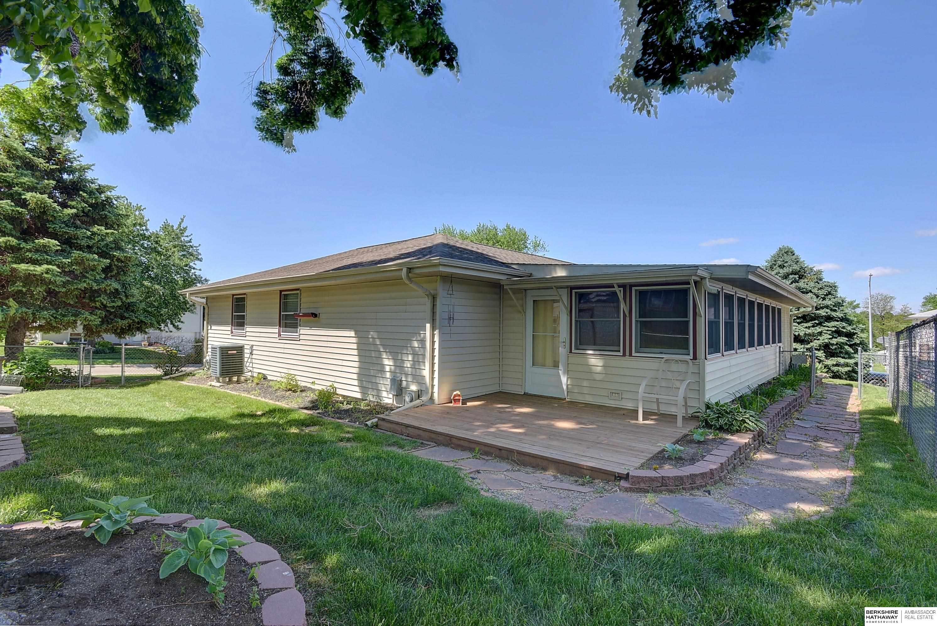 Omaha, Nebraska 68137, United States, 3 Bedrooms Bedrooms, ,2 BathroomsBathrooms,Residential,Pending,133412