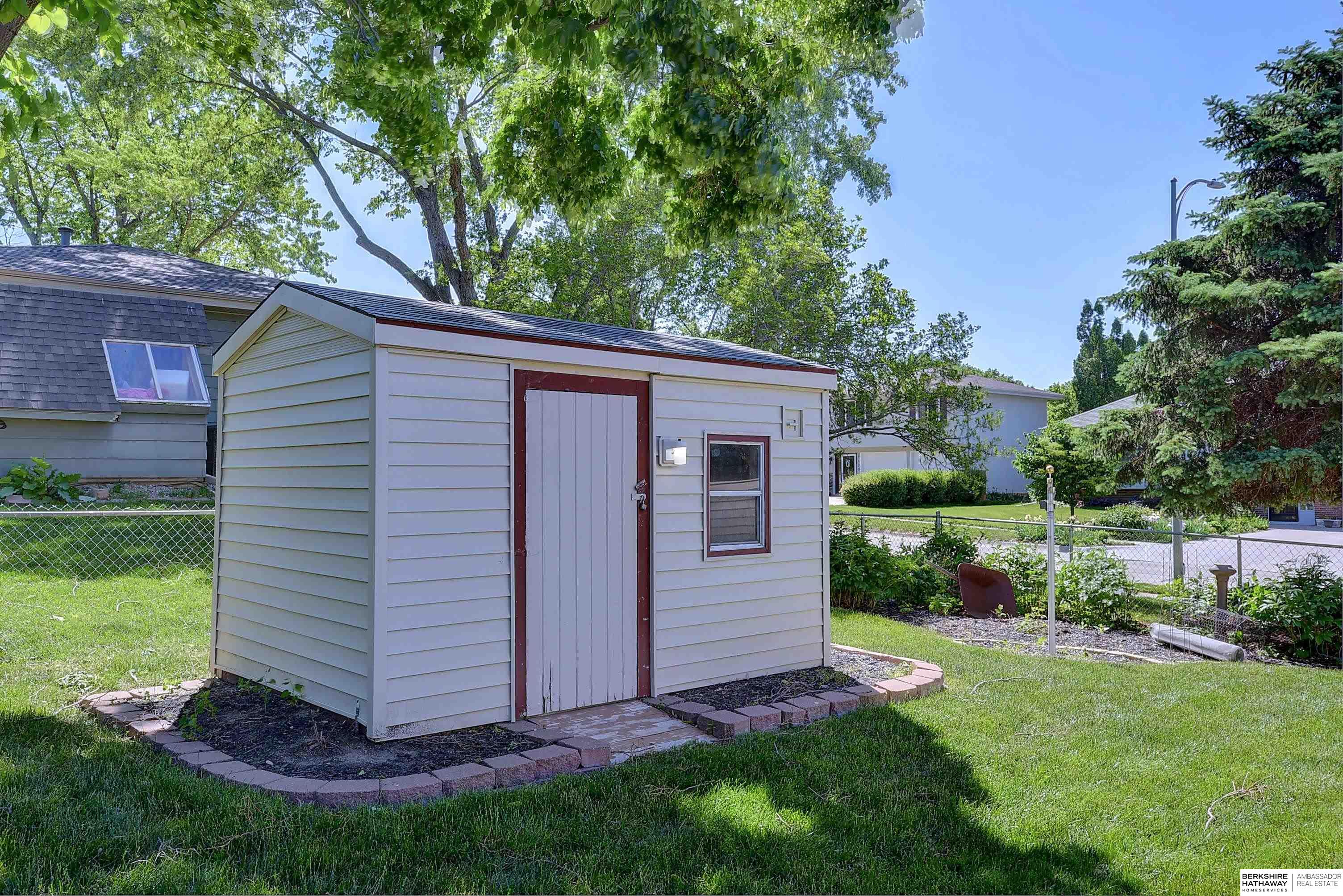 Omaha, Nebraska 68137, United States, 3 Bedrooms Bedrooms, ,2 BathroomsBathrooms,Residential,Pending,133412