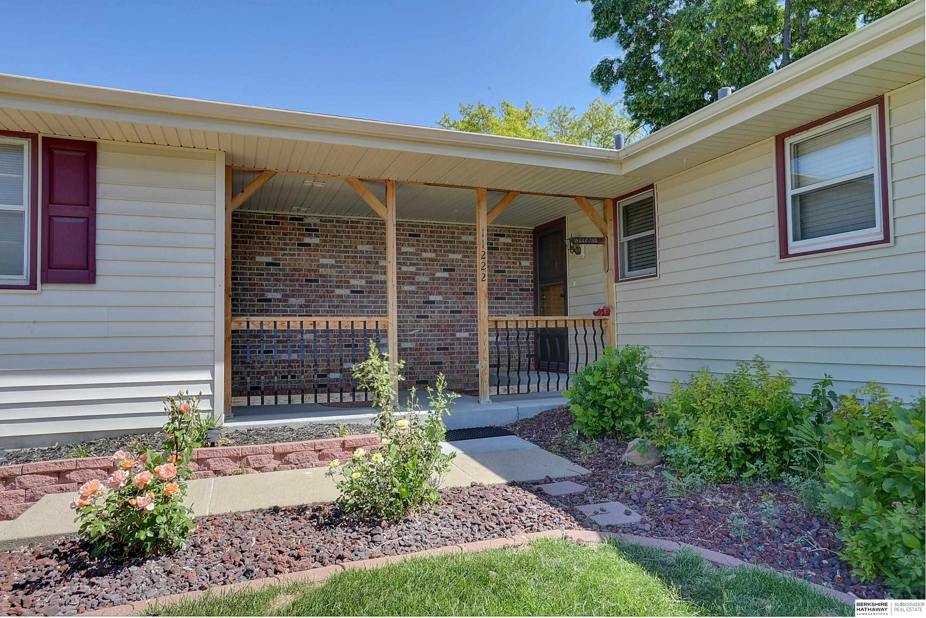 Omaha, Nebraska 68137, United States, 3 Bedrooms Bedrooms, ,2 BathroomsBathrooms,Residential,Pending,133412