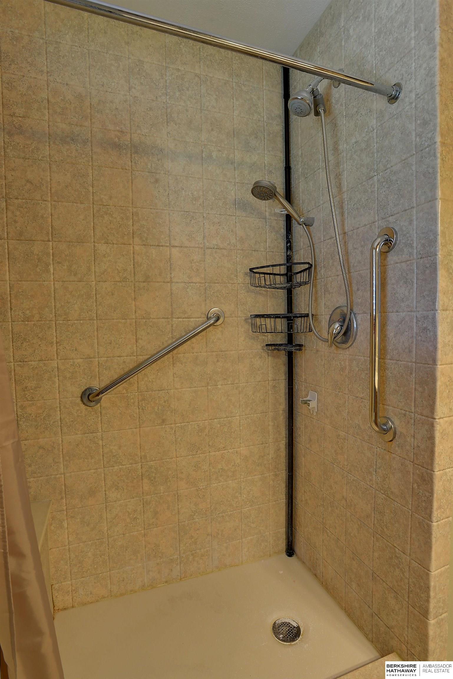 Omaha, Nebraska 68137, United States, 3 Bedrooms Bedrooms, ,2 BathroomsBathrooms,Residential,Pending,133412