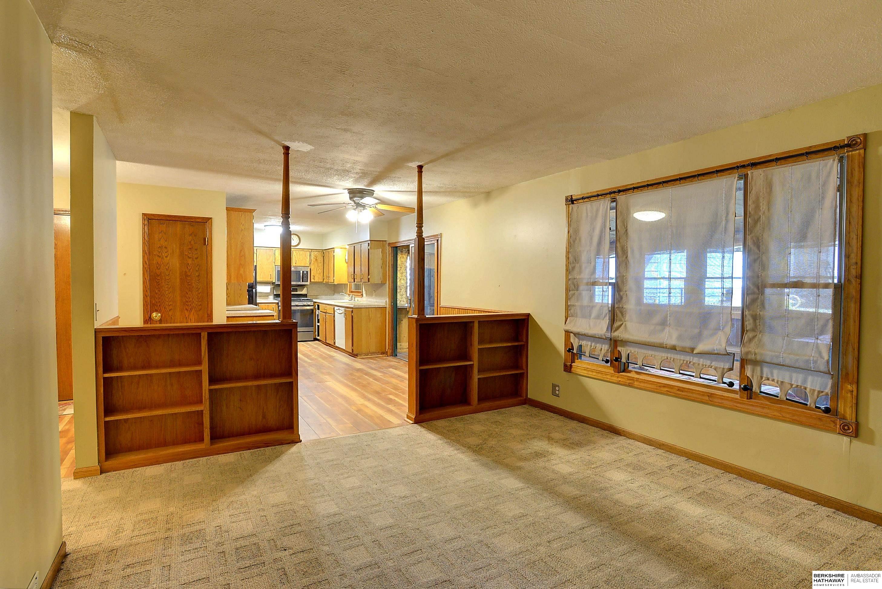 Omaha, Nebraska 68137, United States, 3 Bedrooms Bedrooms, ,2 BathroomsBathrooms,Residential,Pending,133412