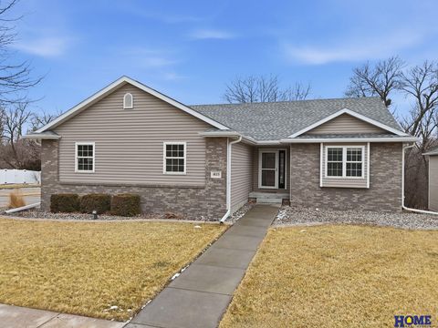 Photo of 1823 SW 38th Street, Lincoln, NE 68522 (MLS # 22603285)