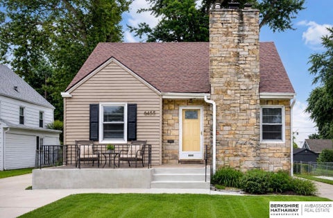 Photo of 6455 Poppleton Avenue, Omaha, NE 68106 (MLS # 22620609)