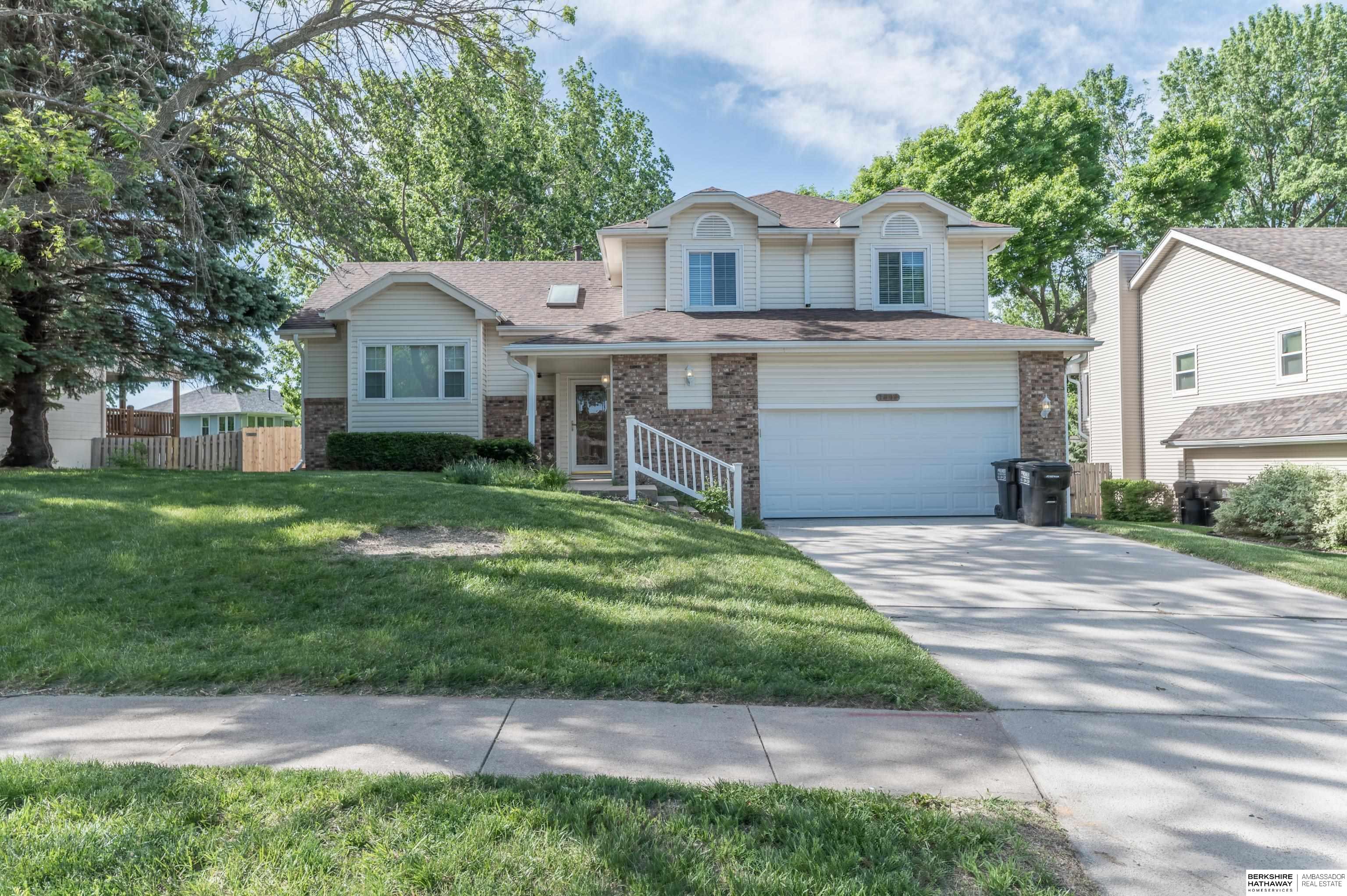 Papillion, Nebraska 68046, United States, 4 Bedrooms Bedrooms, ,3 BathroomsBathrooms,Residential,Pending,195760