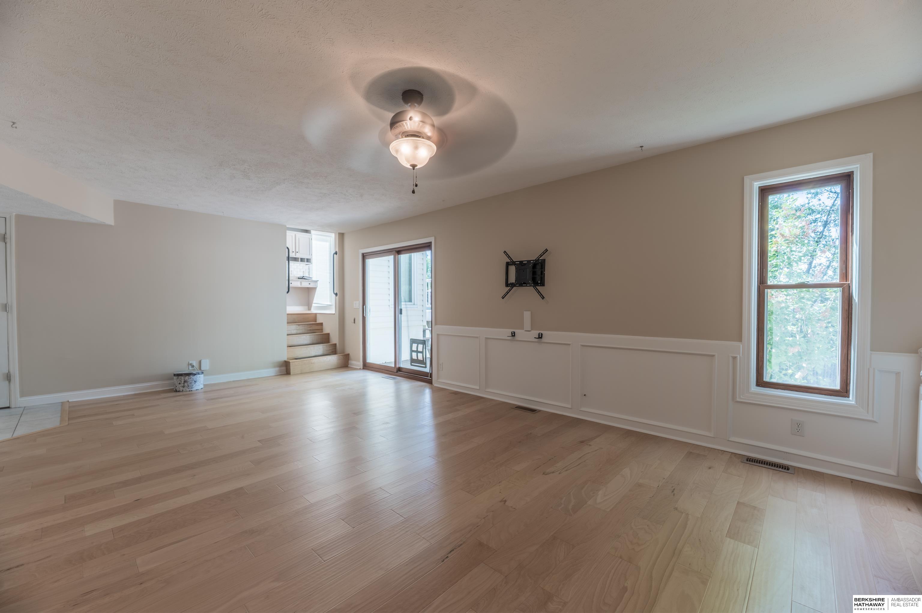 Papillion, Nebraska 68046, United States, 4 Bedrooms Bedrooms, ,3 BathroomsBathrooms,Residential,Pending,195760