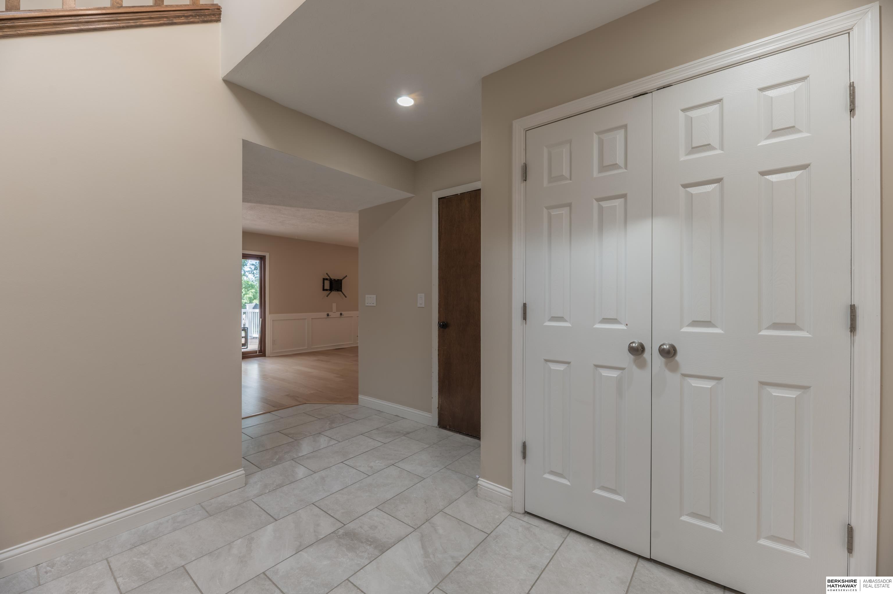 Papillion, Nebraska 68046, United States, 4 Bedrooms Bedrooms, ,3 BathroomsBathrooms,Residential,Pending,195760