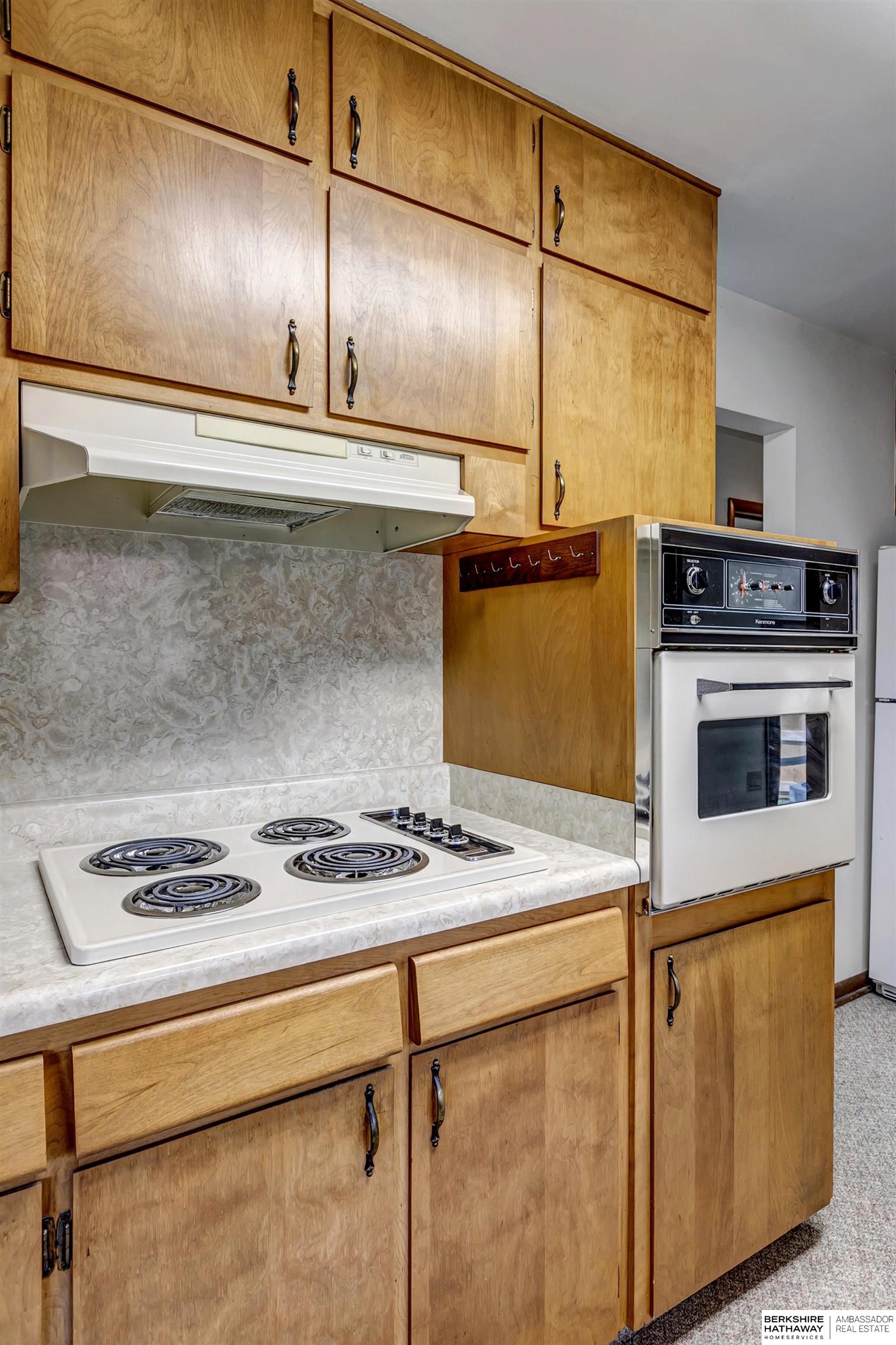 Lincoln, Nebraska 68505, United States, 3 Bedrooms Bedrooms, ,2 BathroomsBathrooms,Residential,Active,200779