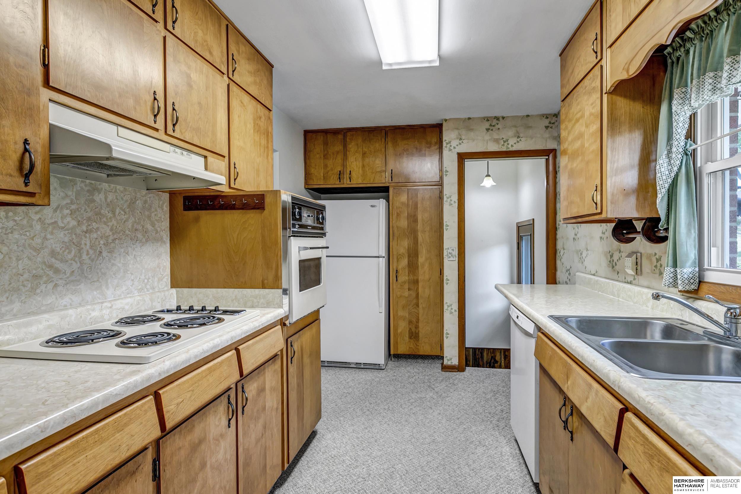 Lincoln, Nebraska 68505, United States, 3 Bedrooms Bedrooms, ,2 BathroomsBathrooms,Residential,Active,200779