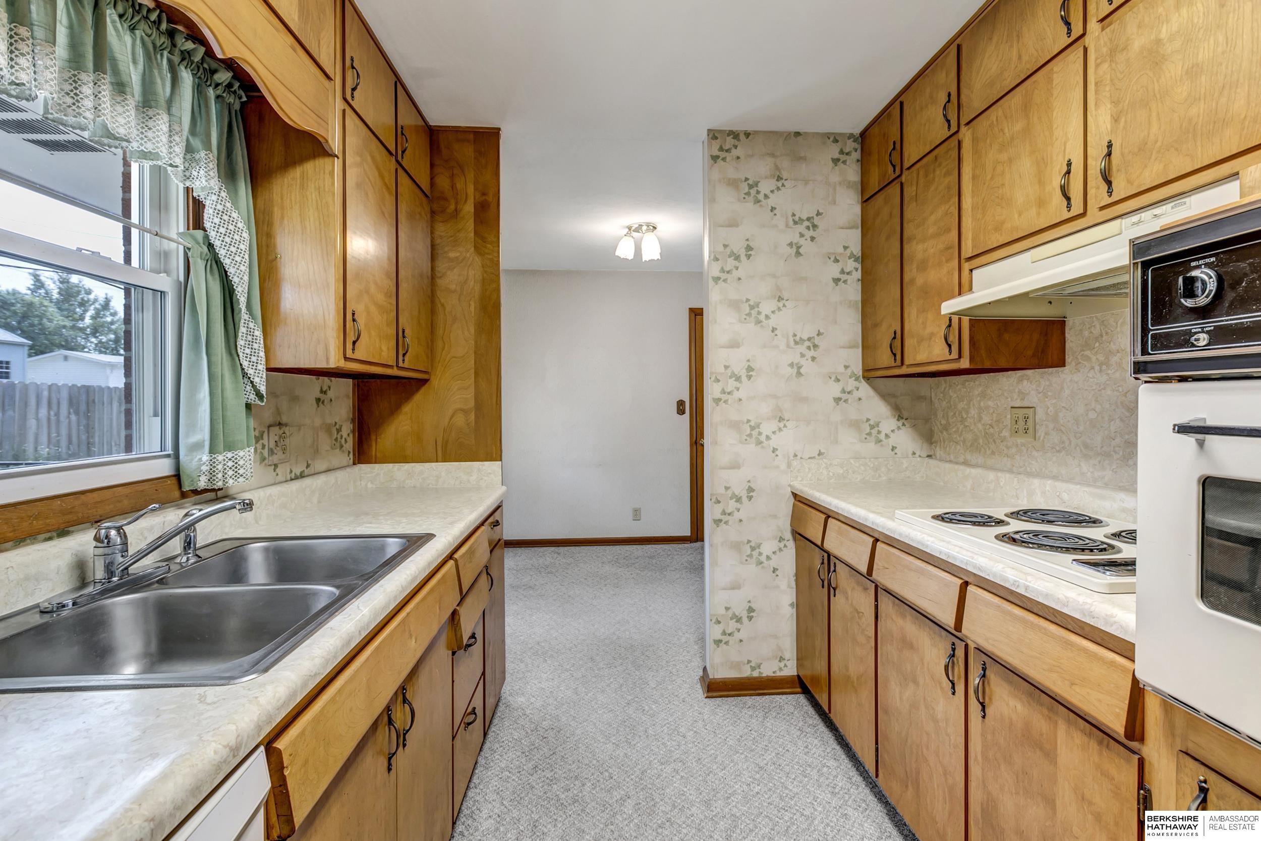 Lincoln, Nebraska 68505, United States, 3 Bedrooms Bedrooms, ,2 BathroomsBathrooms,Residential,Active,200779